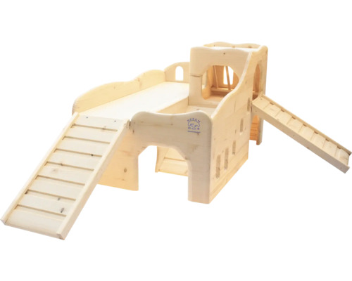 Aire de jeux en bois avec deux toboggans et un escalier