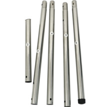 Plusieurs tubes métalliques argentés avec trous