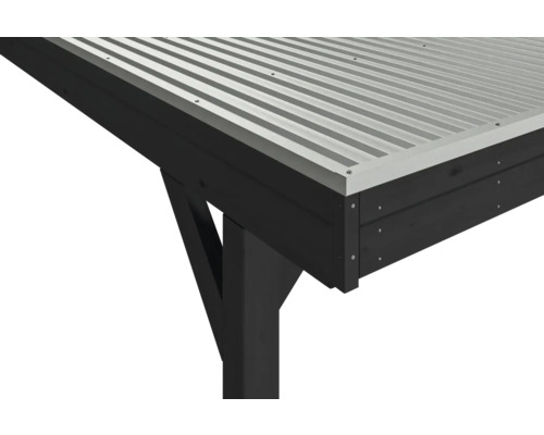 Detailansicht eines Gartenpavillons mit Metalldach und Holzkonstruktion