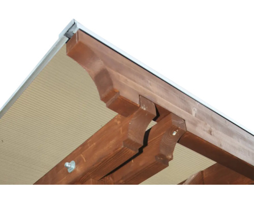 Vue détaillée d''une pergola en bois avec toit