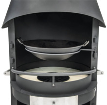 Vue détaillée d''une cuisinière d''extérieur avec wok