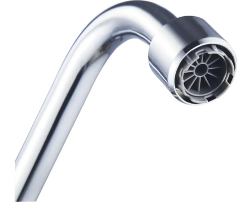 Verchromter Wasserhahn mit Strahlregler