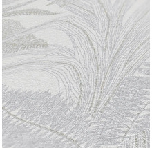 Nahaufnahme einer weißen Tapete mit dezentem Pflanzenmuster