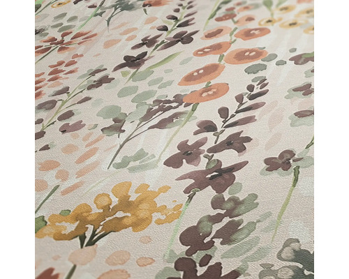 Gros plan d''un papier peint à motifs floraux