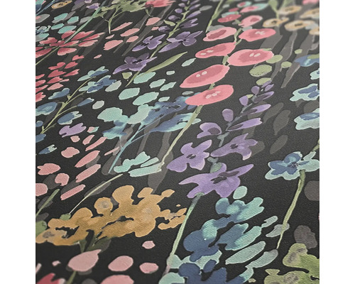 Gros plan d''un papier peint à motifs floraux