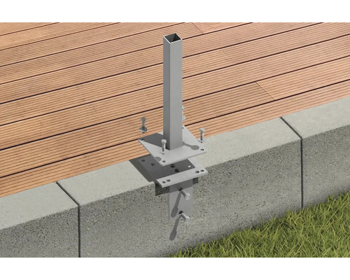 Support de poteau pour fixer une terrasse en bois sur un socle en béton