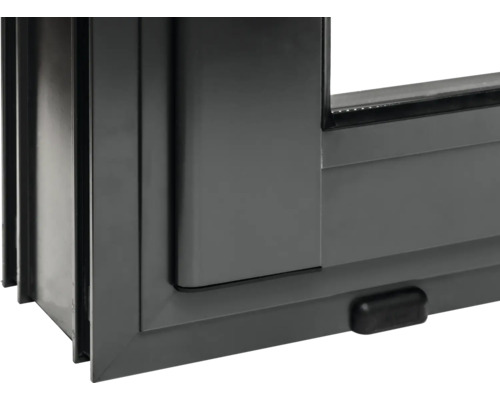 Vue détaillée d''une fenêtre en plastique grise