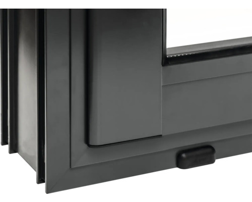 Vue détaillée d''une fenêtre en plastique grise