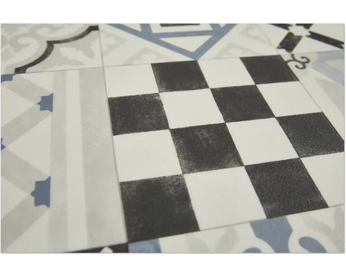 Muster aus Vinylbodenfliesen mit geometrischen und Schachbrettdesigns