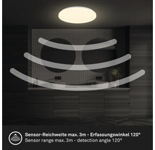 Deckenleuchte mit Sensor in einem Badezimmer mit Waschbecken