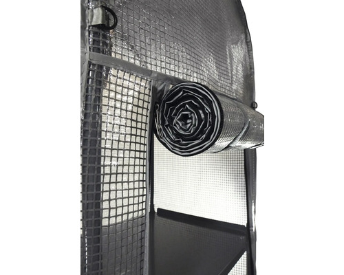 Detailansicht einer aufgerollten Gewächshausfolie