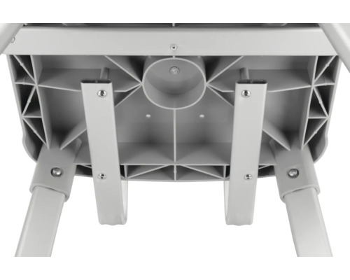 Vue détaillée d''une chaise avec pieds et entretoises