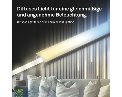 Indirekte LED-Beleuchtung im Wohnzimmer für eine angenehme Atmosphäre