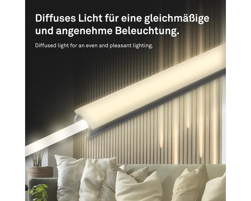 Beleuchtete Wohnzene mit LED-Leuchten für eine gleichmäßige Ausleuchtung