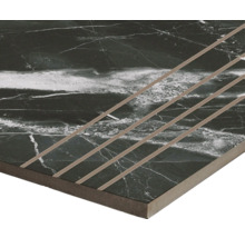 Fliese mit Marmoroptik und Dekorstreifen