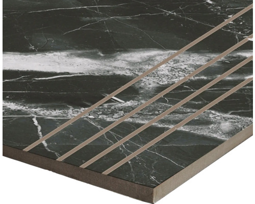 Fliese mit Marmoroptik und Dekorstreifen