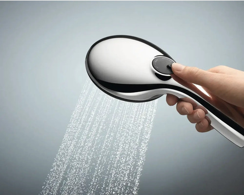 Handbrause mit Wasserstrahl und Hand