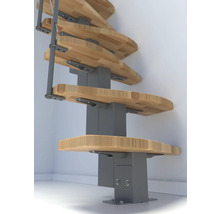 Wendeltreppe mit Holzstufen und Metallstruktur