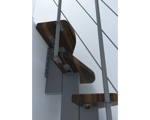 Detailaufnahme einer Treppe mit Holzstufen und Metallgeländer