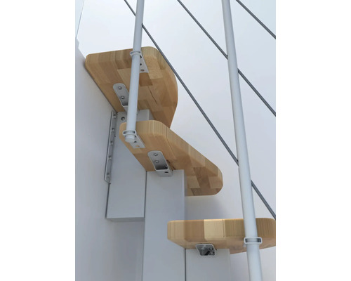 Detailaufnahme einer Raumspartreppe mit Holzstufen und Metallgeländer