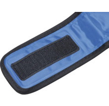 Blaues Nackenstützkissen mit Klettverschluss