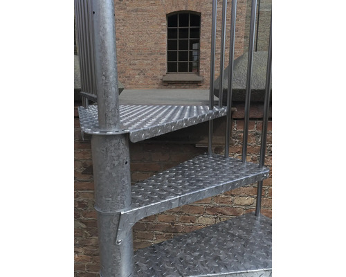 Detail einer verzinkten Spindeltreppe aus Metall