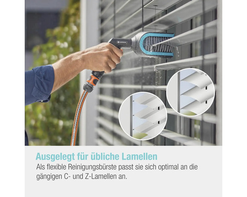 Lamellenreinigungsbürste von Gardena im Einsatz