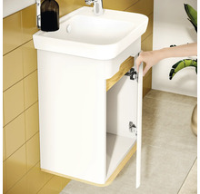 Waschtisch mit offenem weissem Unterschrank und Waschbecken