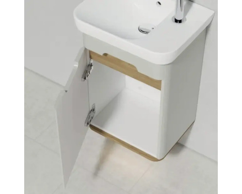 Waschtischunterschrank mit geöffneter Tür und Waschbecken