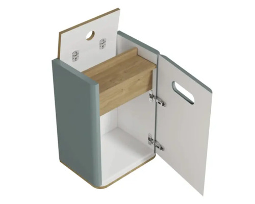 Petit placard ouvert avec étagère