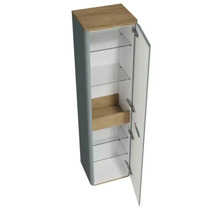 Armoire haute avec porte, étagères en verre et éléments en bois pour la salle de bain