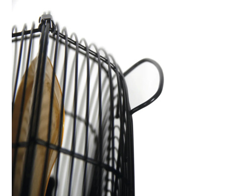 Detailansicht eines Ventilators mit Metallgitter