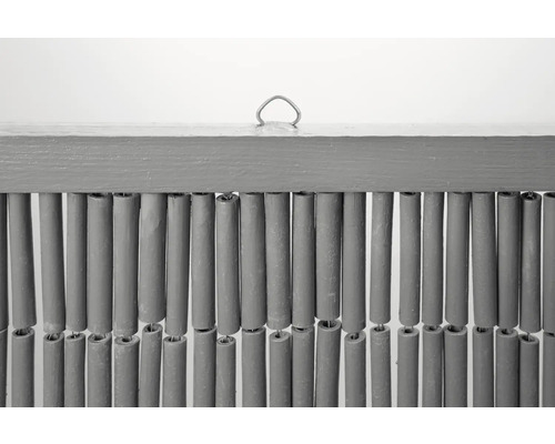 Rideau avec des bâtons de bambou comme écran d''intimité