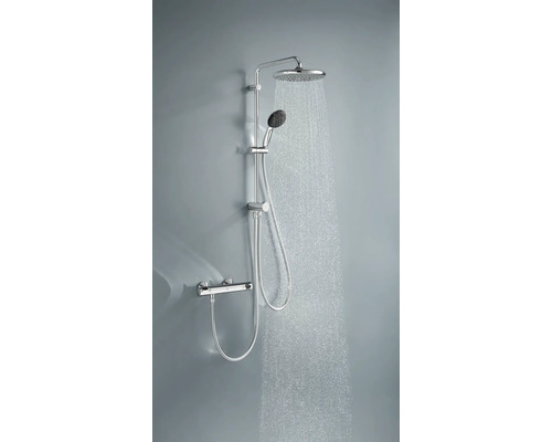 Duschsystem mit Kopfbrause und Handbrause im Betrieb