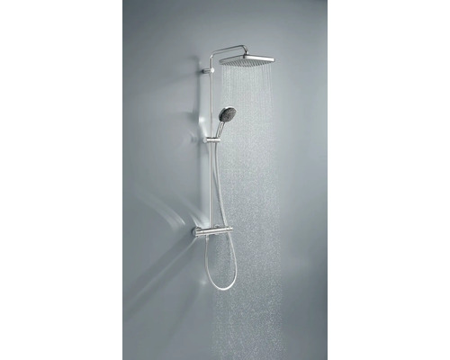 Colonne de douche avec douche de tête et douchette à main en fonctionnement