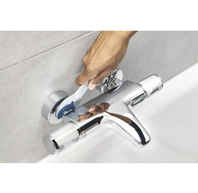 Installation d''un robinet de baignoire apparent avec outil