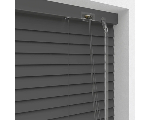Store vénitien gris pour intérieur