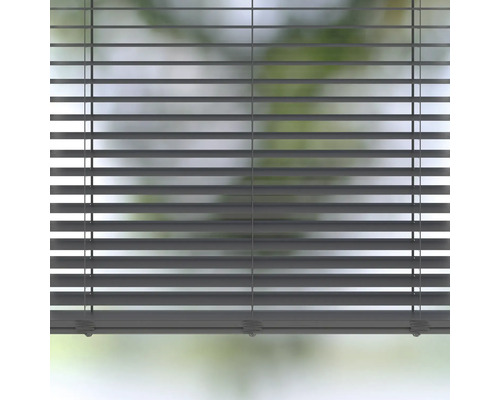 Store vénitien fermé pour la décoration de fenêtre