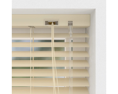 Vue détaillée d''un store vénitien pour la décoration de fenêtre