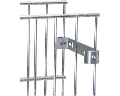 Detailansicht eines Drahtgitterzauns mit Befestigungselementen