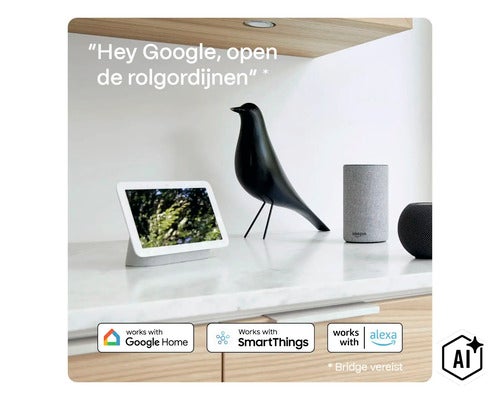 Assistants vocaux pour maison intelligente sur une surface en marbre avec logos de compatibilité Google Home, SmartThings et Amazon Alexa. (Image AI modified or generated)