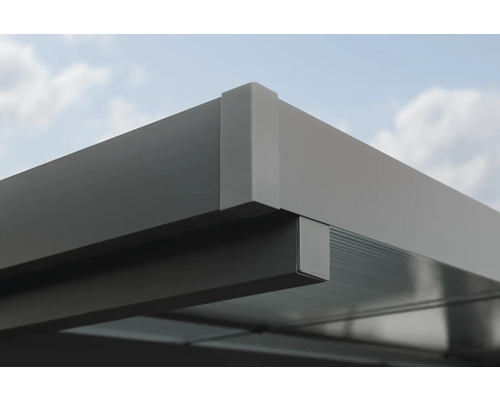 Vue détaillée d''un toit de terrasse avec cadre en aluminium