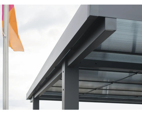 Vue détaillée d''un toit de terrasse avec un toit transparent