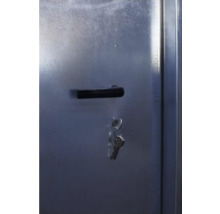 Metallschranktür mit Griff und Schlüssel