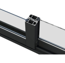 Vue détaillée d''un cadre de fenêtre avec verre