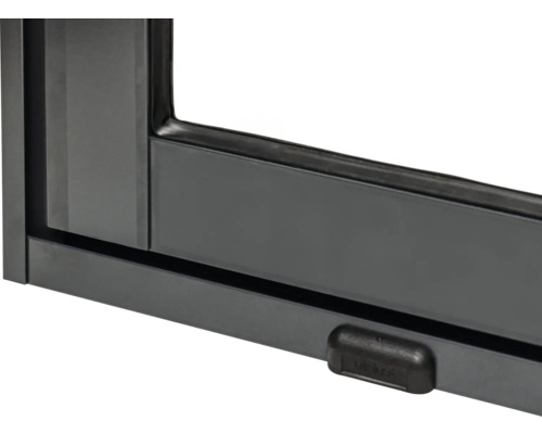 Vue détaillée d''un cadre de fenêtre noir avec poignée