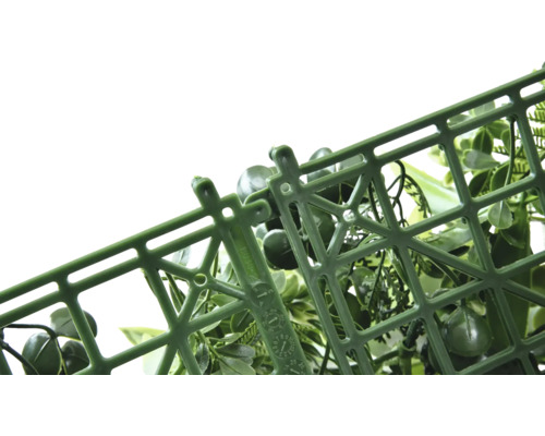 Vue détaillée d''un mur végétal artificiel avec treillis en plastique