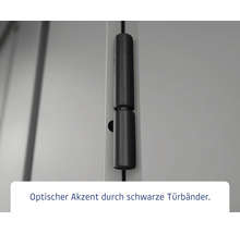 Schwarzes Türband am Türrahmen