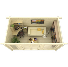 Intérieur d''une maison de jardin en bois avec mobilier de bureau, canapé et bibliothèque