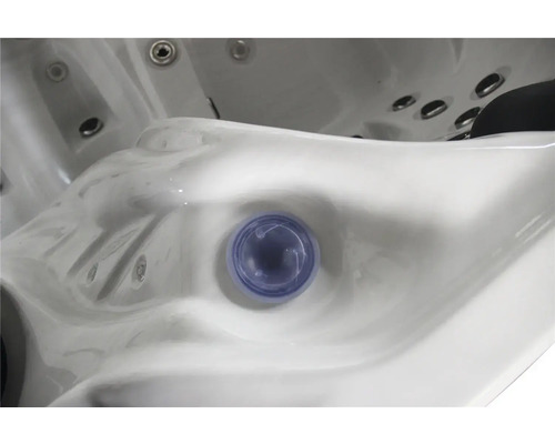 Gros plan d''un bain à remous avec jets